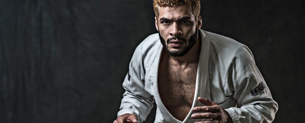 Do bullying ao protagonismo, brasileiro defende título em evento americano e sonha com o UFC
