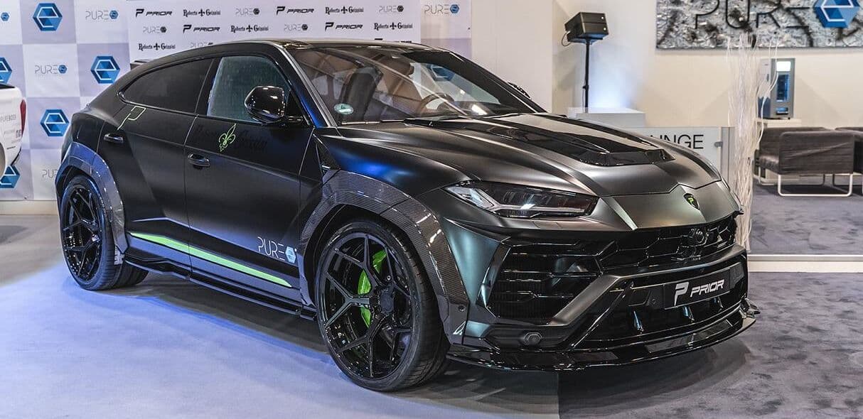 McGregor presenteia a família com automóvel de luxo, no valor de R$ 2,4 milhões