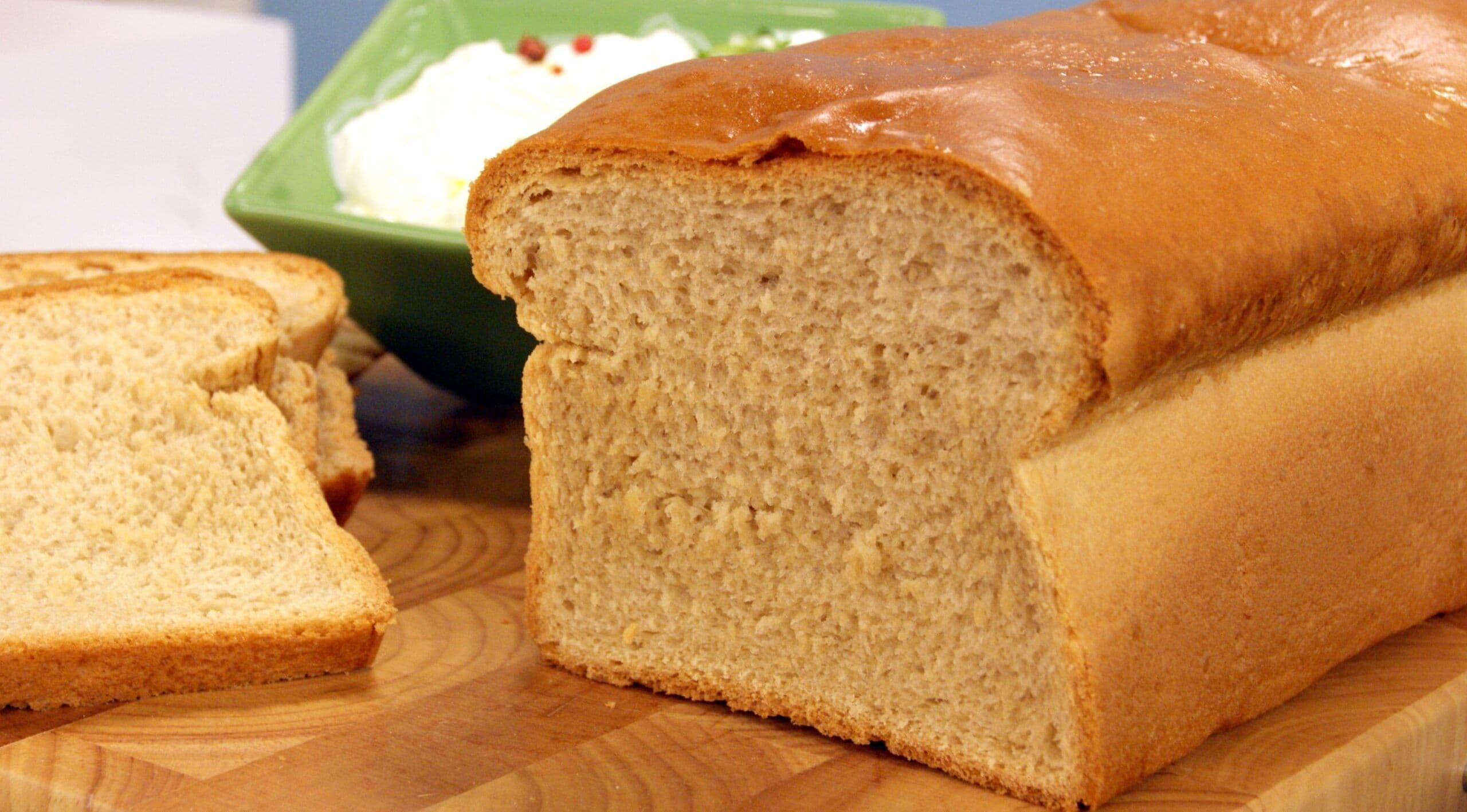 Estudo encontra álcool em marcas de pão de forma; motoristas podem ser penalizados no bafômetro