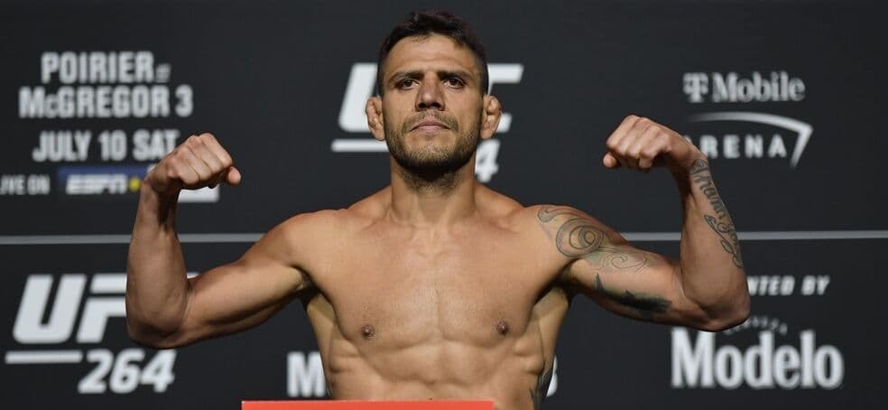Rafael dos Anjos enfrenta Islam Makhachev no UFC 267, na Ilha da Luta