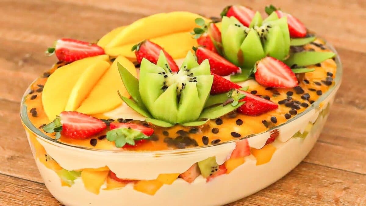 Sobremesa gelada de frutas, um mix super delicioso e refrescante