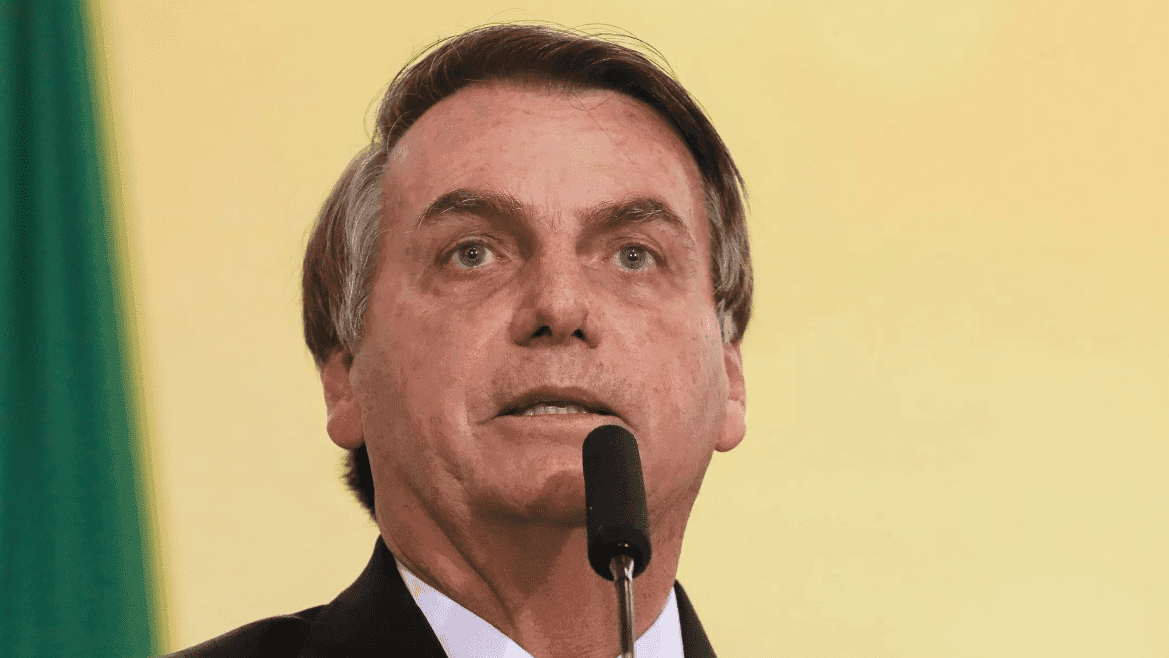 52% dos brasileiros acreditam que Bolsonaro deveria ser preso, aponta Datafolha