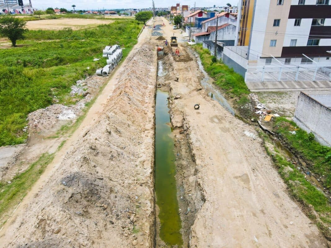 Com investimentos de R$ 1,5 milhão, obras de drenagem avançam no bairro do Itararé