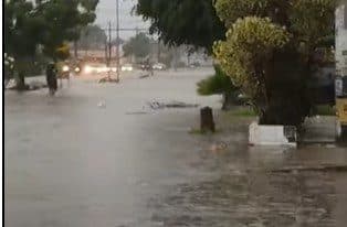 Moradores do Valentina enfrentam manhã de alagamentos após chuva forte em João Pessoa