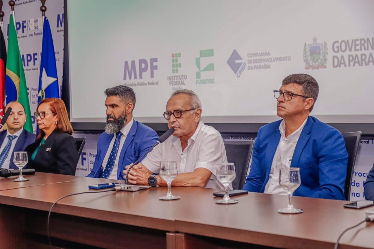 Prefeitura assina TAC que insere João Pessoa em programa para medidas de proteção marinha