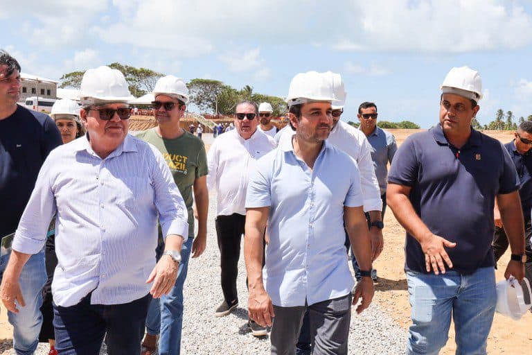 Ministro do Turismo visita obras do Polo Turístico Cabo Branco e destacam importância do equipamento 