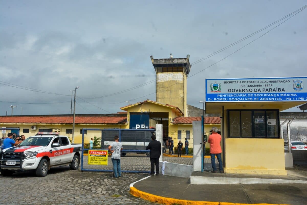 Governo autoriza empresas a se instalarem em presídios da Paraíba; medida vai gerar empregos aos detentos
