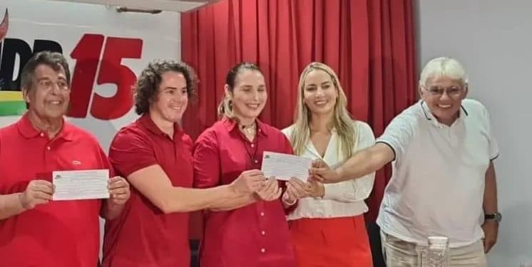 "Ela vai apresentar o melhor projeto para Bayeux", afirma Veneziano ao lançar Sara Cabral como pré-candidata a prefeita