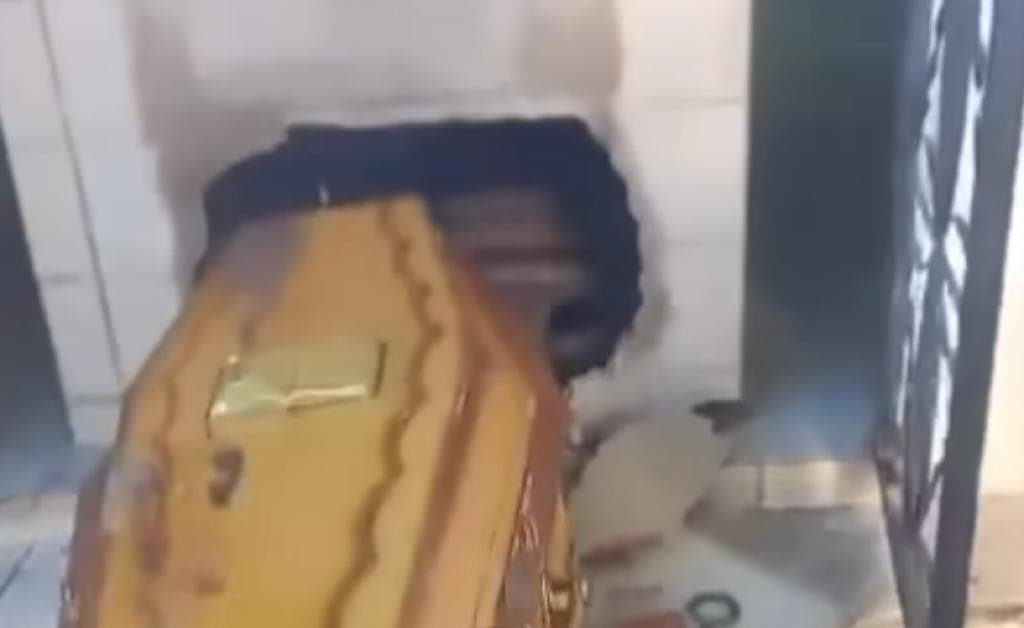 Suspeito de invadir cemitério e destruir caixões e túmulos é preso e liberado logo em seguida, em Patos