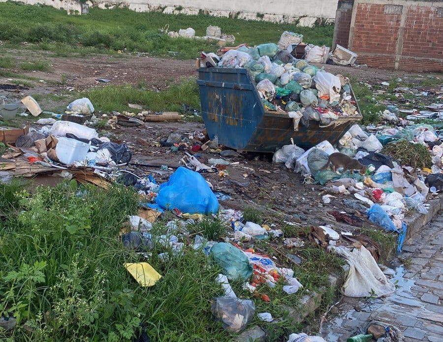 Massaranduba enfrenta caos pós-chuvas: moradores clamam por ação contra lixo nas ruas