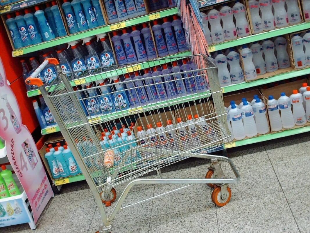 Após Umbuzeiro gastar R$ 250 mil, Prefeitura de Gado Bravo vai ‘torrar’ mais de R$ 850 mil em produtos de limpeza