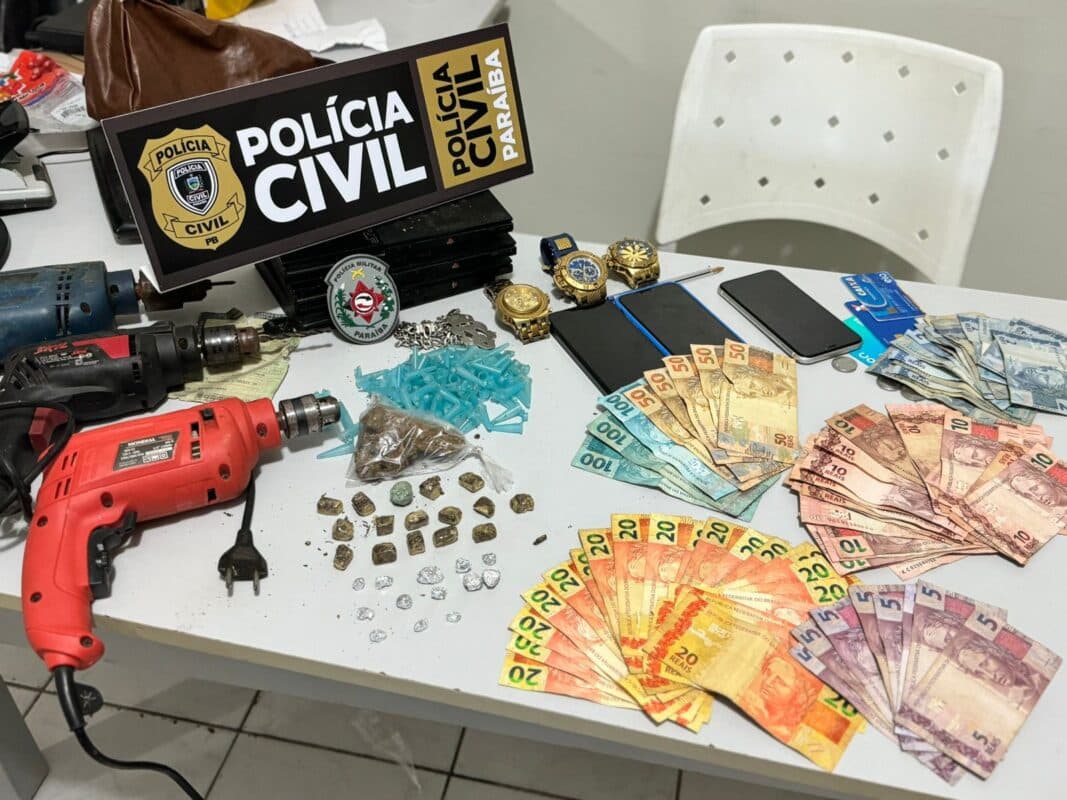 Polícia prende suspeito de tráfico em Coremas e apreende drogas em bar e em residências