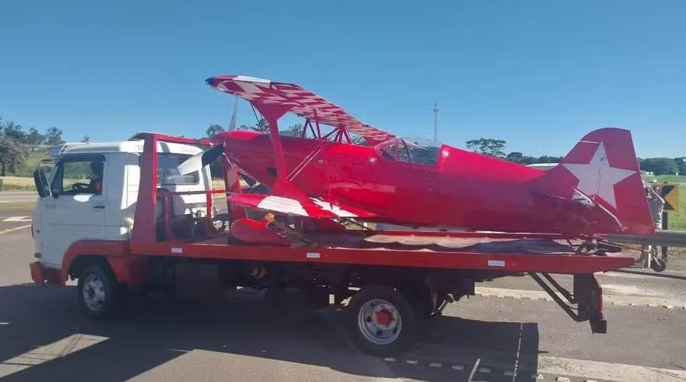 Avião faz pouso forçado em rodovia após falha no motor no interior de São Paulo
