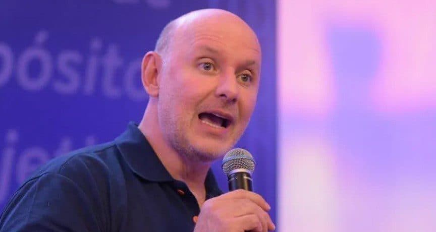 Tande, ídolo do vôlei, sofre infarto e se recupera no hospital; saiba estado de saúde