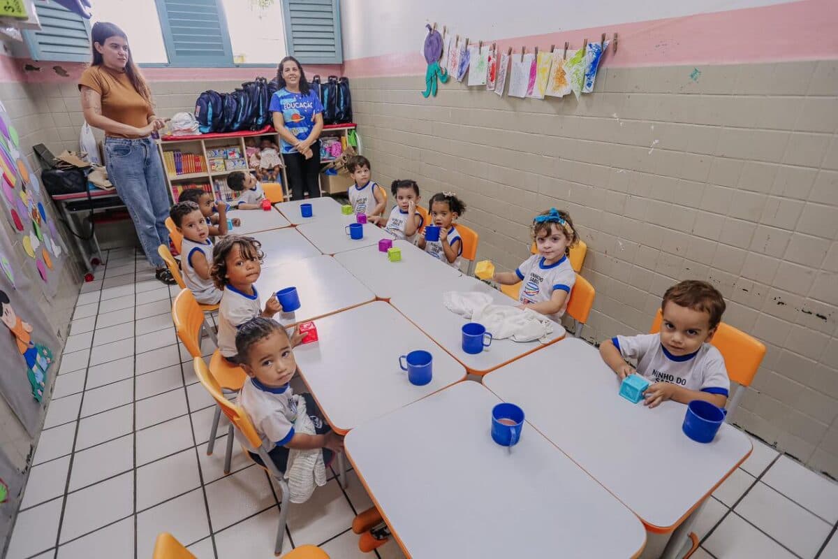 Cícero autoriza reconstrução de Centro de Educação no Valentina; obra vai receber R$ 1,5 milhão em investimento
