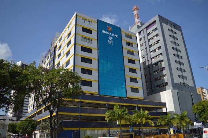 Procon autua e notifica universidade na Paraíba por cobrança ilegal de estacionamento