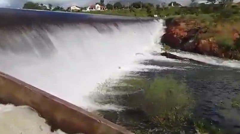 Barragem de São Gonçalo sangra em Sousa e beneficia mais de 12 mil pescadores e agricultores