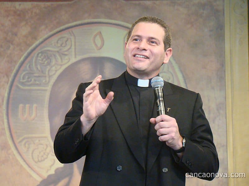 Padre Alexandre Paciolli é preso por importunação sexual e estupro no Ceará