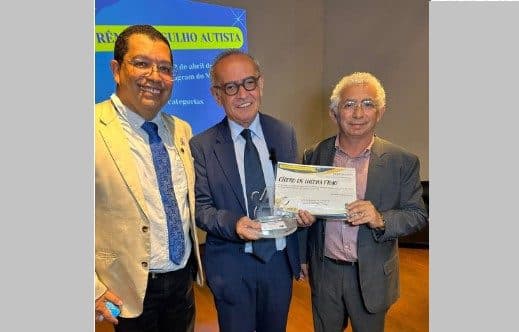 Cícero Lucena recebe prêmio Orgulho Autista Brasil por trabalho de inclusão social da Prefeitura de João Pessoa