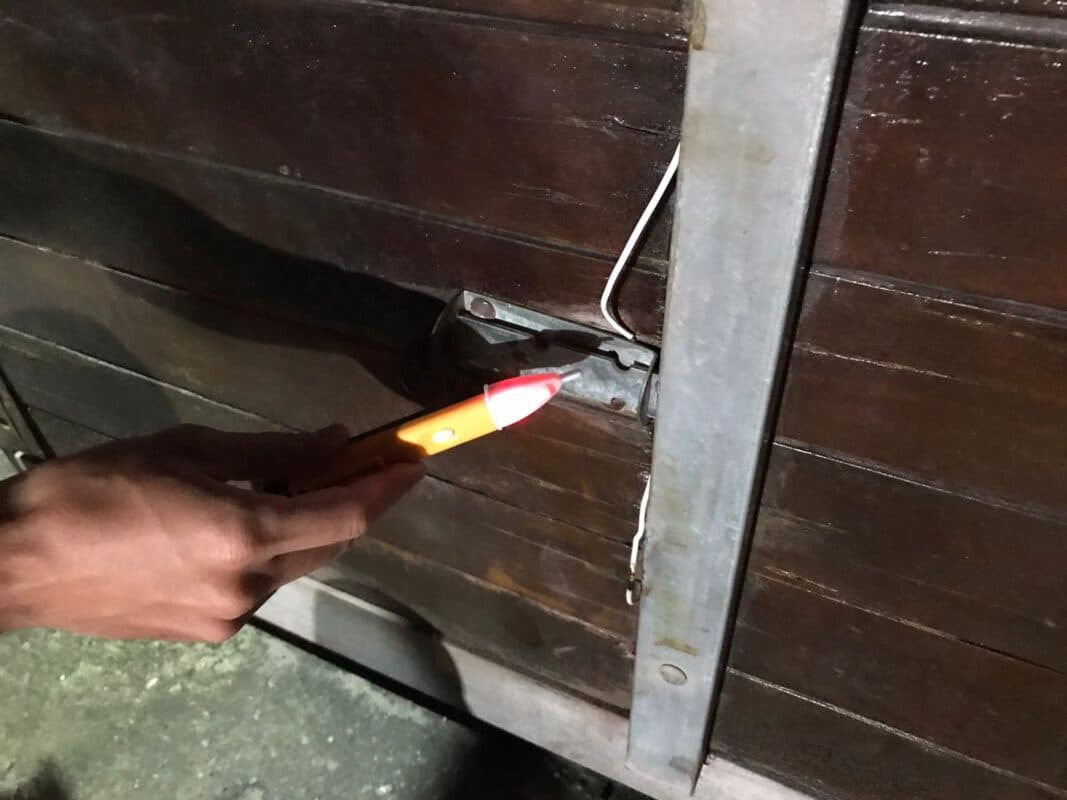 Catador morre após choque em ferrolho eletrificado ilegalmente em quiosque de Mangabeira