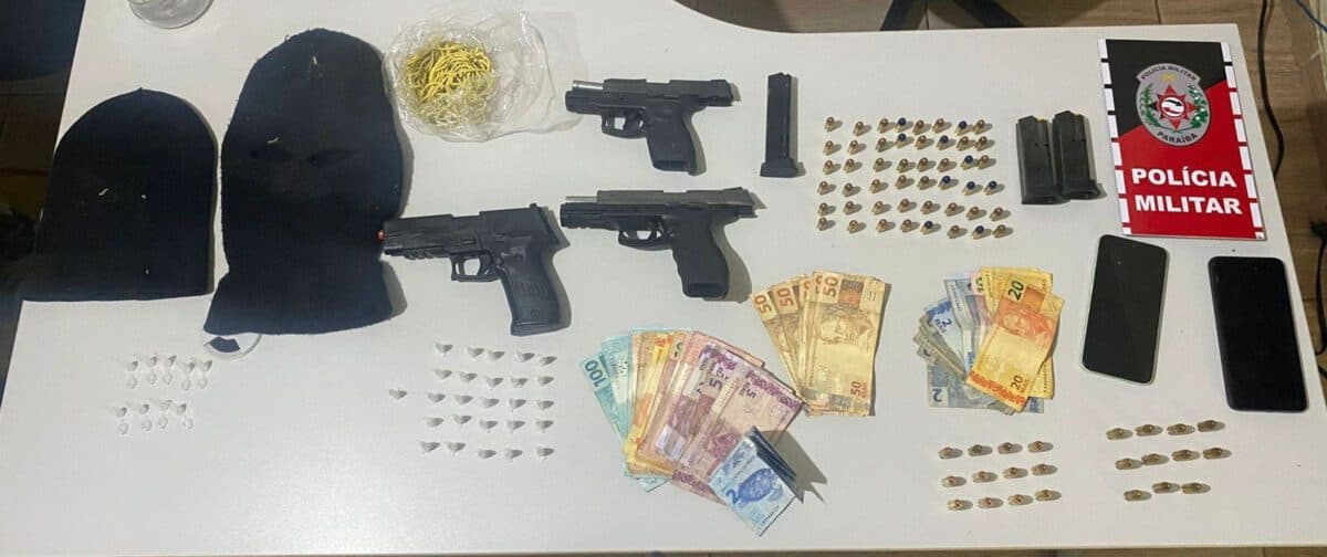 Polícia prende dupla com pistolas, drogas a munições no Litoral Sul