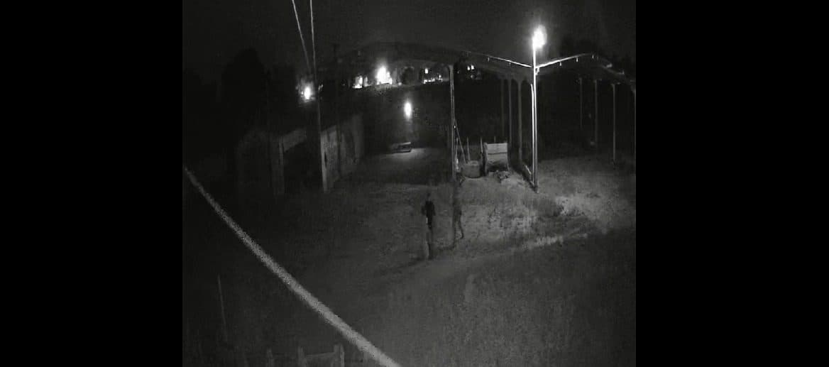 VÍDEO: bandidos rendem e amarram agricultor e filha de 15 anos em fazenda em Jacaraú