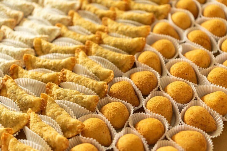 16 mil salgados: Câmara de Catolé do Rocha gasta mais de R$ 70 mil para "suprir necessidades" de vereadores