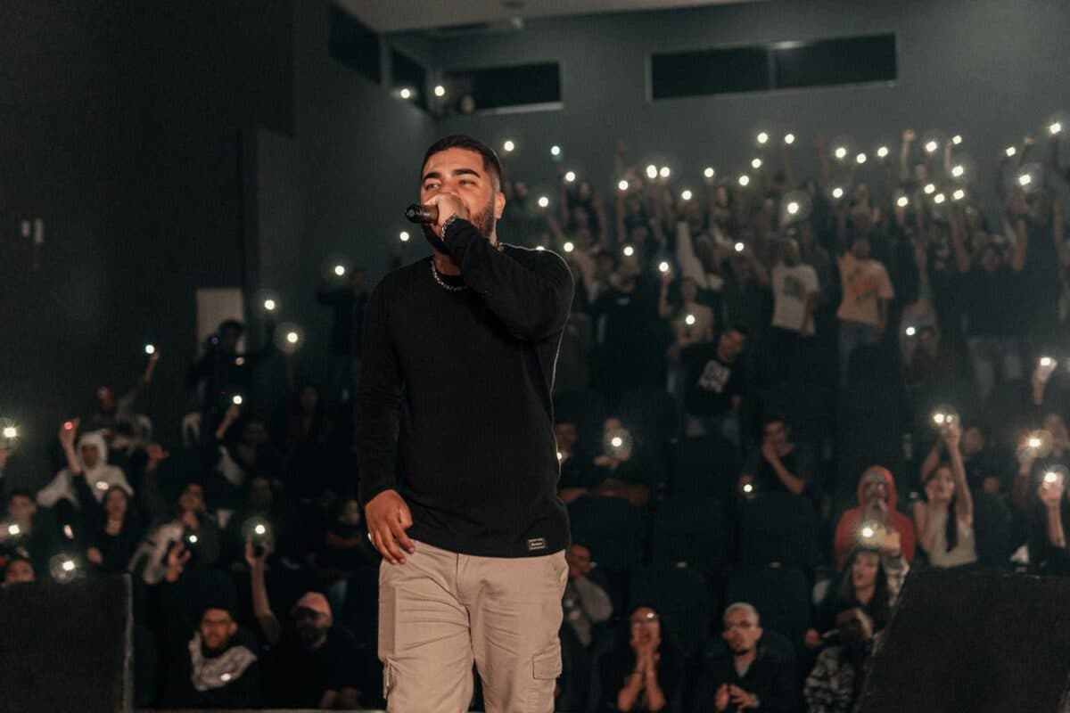 Projeto Cine Cultural tem exposições, feirinha e show do rapper Chuck no Cineteatro São José