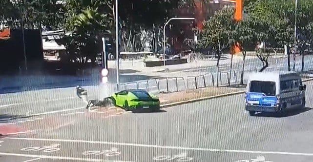VÍDEO: Motorista tem relógio roubado e acelera lamborghini para atropelar suspeito