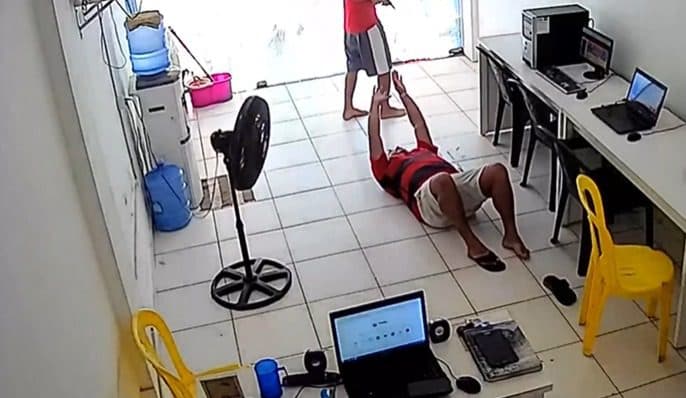 Bandidos rendem funcionário e assaltam casa de apostas esportivas em Sousa