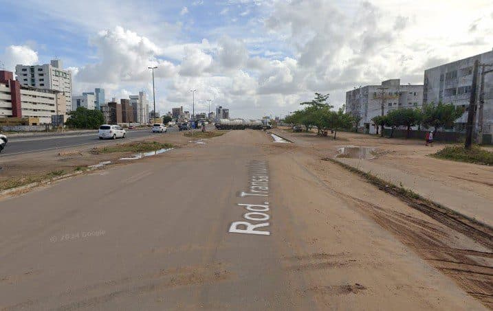 Homem é resgatado de porta-malas de carro após ser sequestrado, em Cabedelo; vítima seria executada