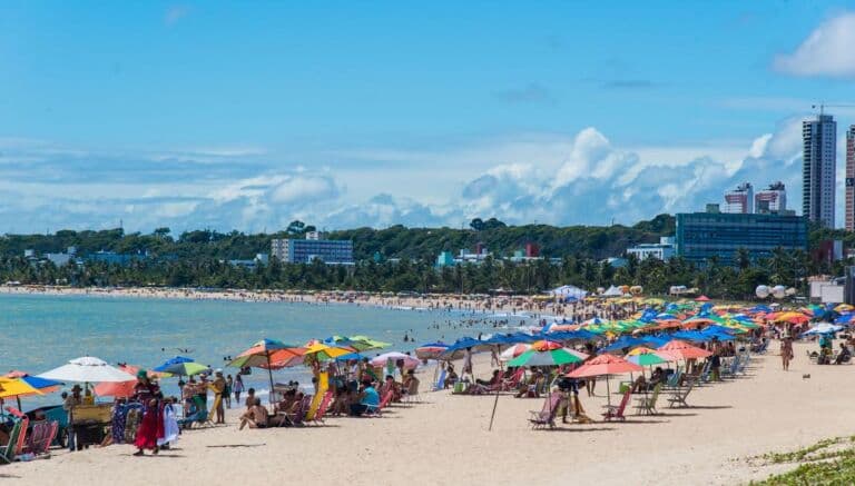 Litoral da Paraíba tem dois trechos de praias impróprios para banho neste fim de semana