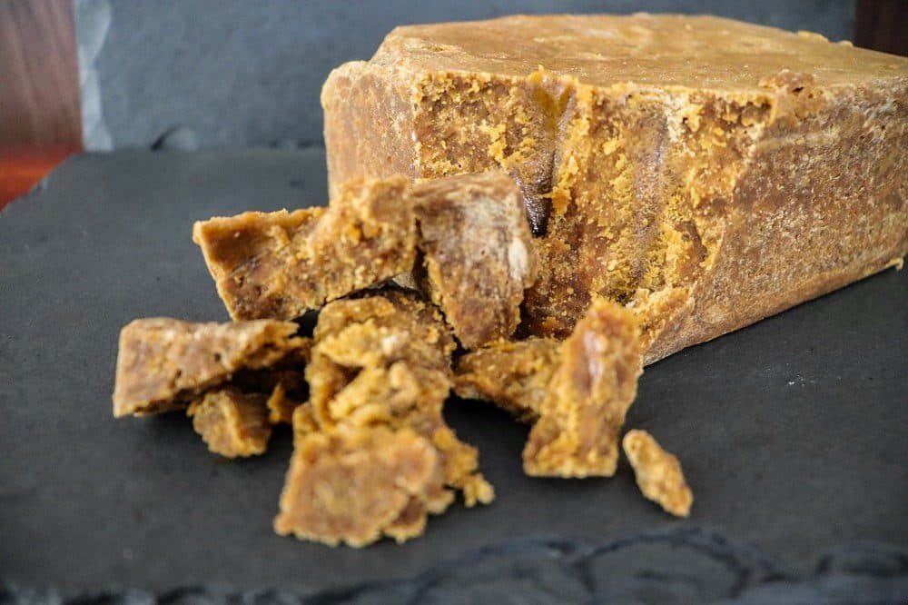 Prefeitura de Várzea compra mais de R$ 440 mil em presunto, polpa de fruta e "raspadura"