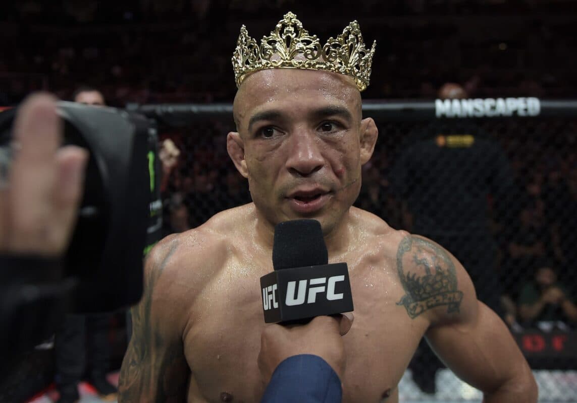 José Aldo vence e afasta aposentadoria: "Quero ser campeão"