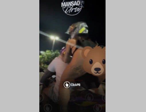 VÍDEO: ‘Arthur, o Urso’ volta a atacar e desfila em moto com mulher sem calcinha na Orla de João Pessoa; assista