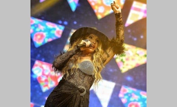 Quase 50 mil pessoas assistem show de Elba Ramalho no Parque do Povo