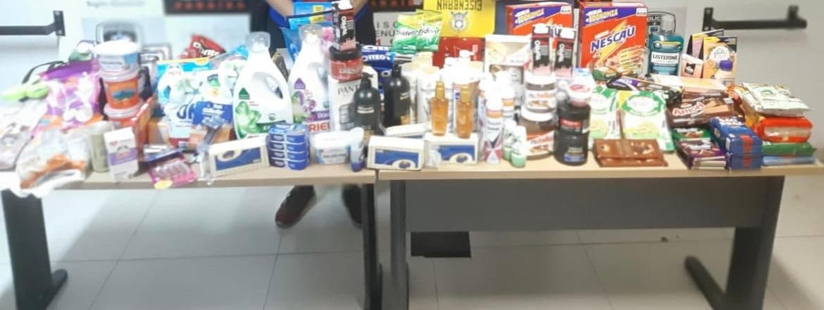 Operadora de caixa de supermercado em João Pessoa é presa suspeita de fraudar compras e desviar produtos com "falsa cliente"