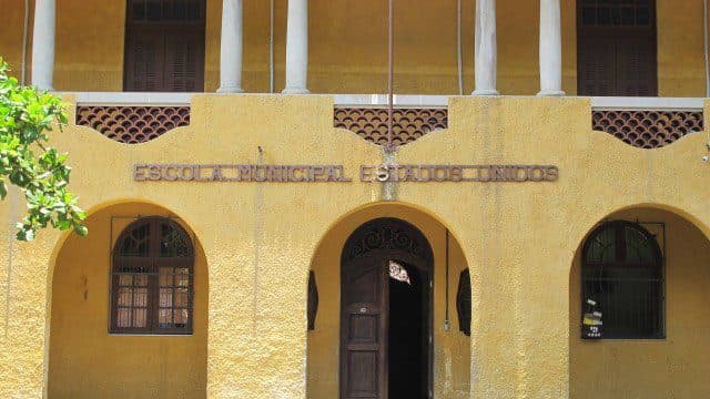 Menina de 8 anos vítima de racismo não quer mais ir à escola no Rio