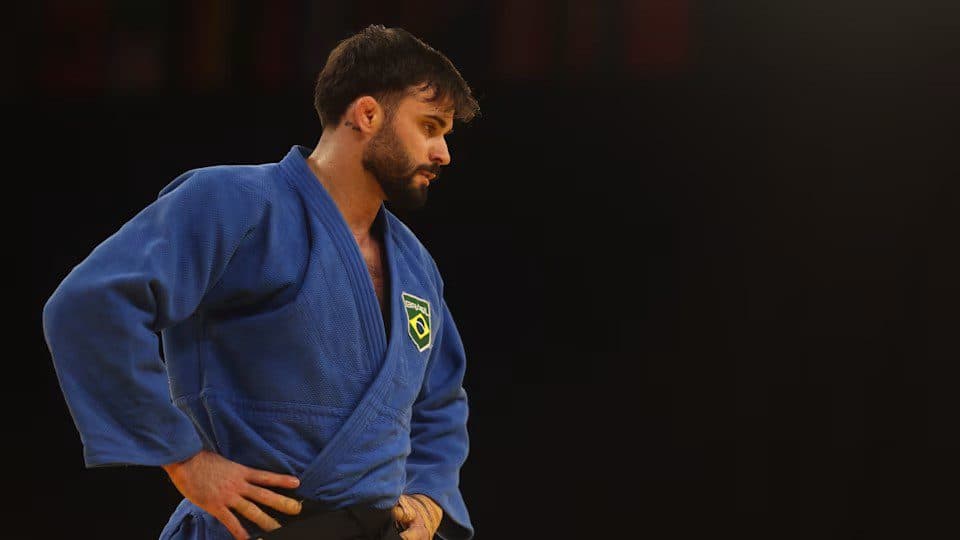Judô: Rafael Macedo vence 3 lutas, mas deixa escapar o bronze em Paris