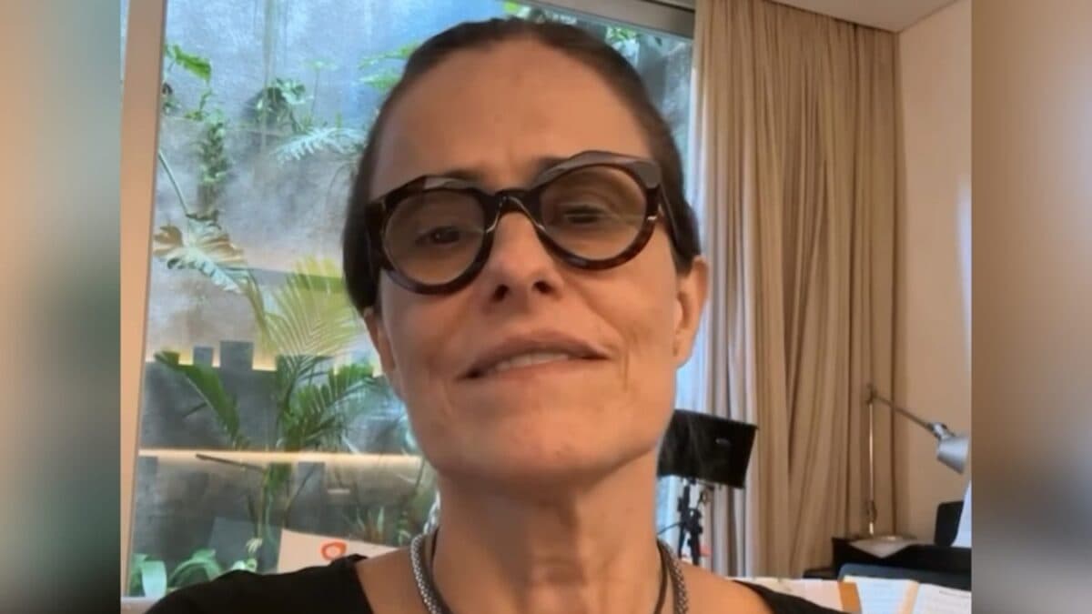 Zélia Duncan detona organização do Festival de Inverno de Garanhuns, após problemas com equipe