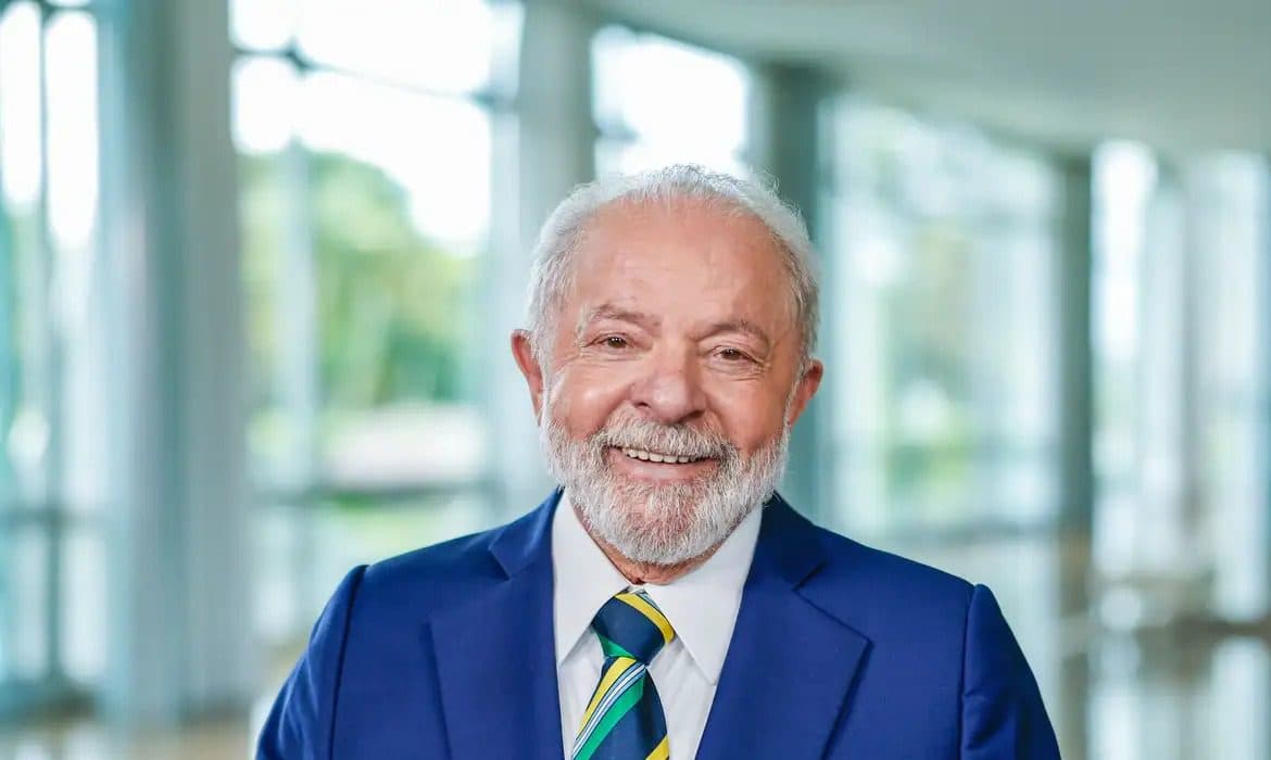 Lula sanciona lei que aumenta pena de prisão em casos de feminicídio para até 40 anos