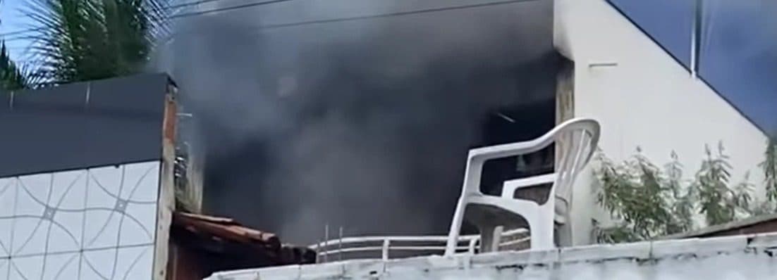 Incêndio atinge casa e morador é socorrido em Guarabira