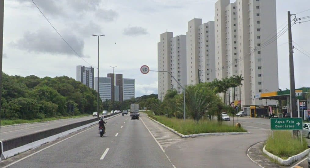 BR-230 tem trânsito lento, após explosão em cofre de posto de combustíveis em João Pessoa