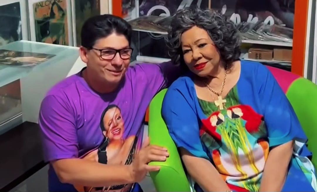 VÍDEO: Alcione surpreende e faz visita a fã em Campina Grande