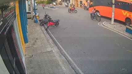 Menina de 4 anos morre após ser atropelada por ônibus no Agreste da Paraíba