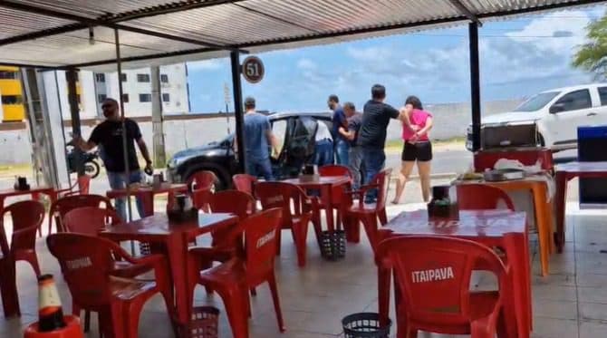 Casal é preso no Bessa, em João Pessoa, suspeito de usar bloqueador de alarme para praticar furtos em carros