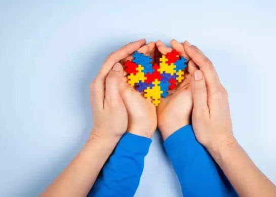 Dia Mundial do Autismo: veja os principais direitos garantidos por lei às pessoas com TEA