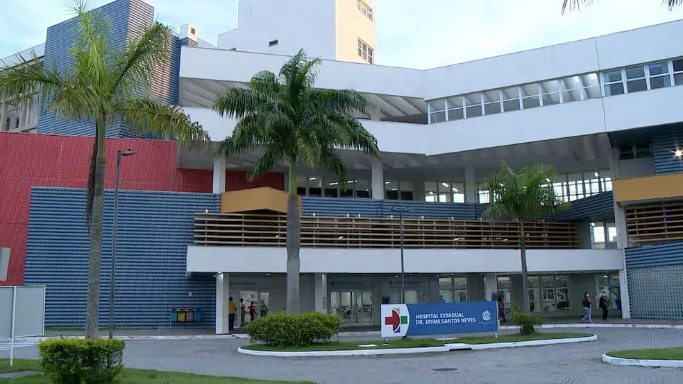 Aluna é internada na UTI com metade do corpo queimado durante atividade escolar com 'pira olímpica'