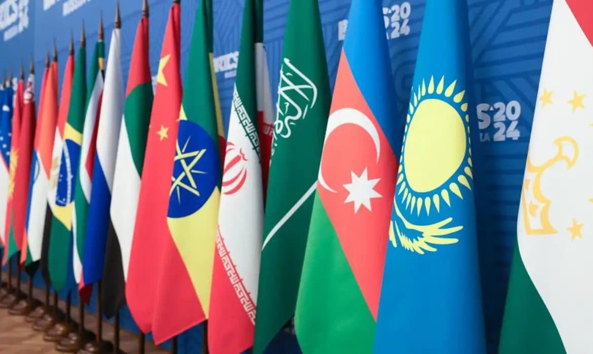 Cúpula do Brics na Rússia mira alternativa ao dólar