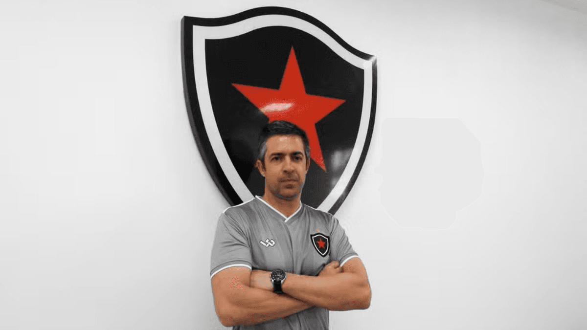 João Burse revela 'namoro antigo' com o Botafogo-PB, destaca experiência no Nordeste e mira potencializar pontos positivos de 2024 